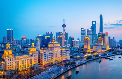 立足中国 专注创新 <br> In China for China